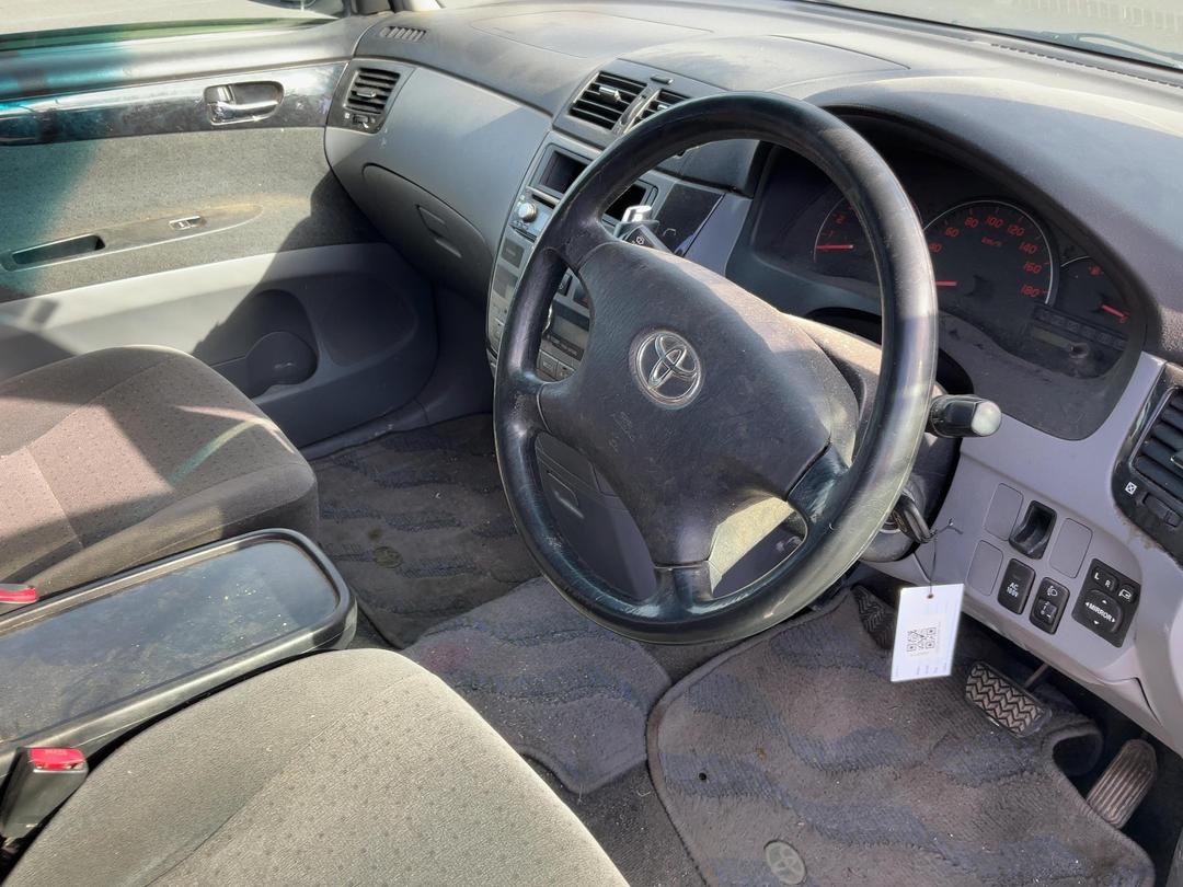 Photo '15' of Toyota Ipsum 240I Photo '15' of Toyota Ipsum 240I