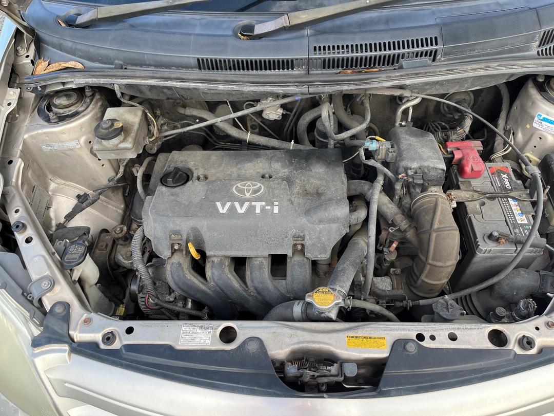 Photo '11' of Toyota IST