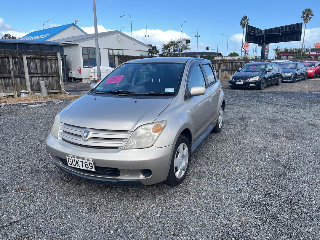 Photo '3' of Toyota IST