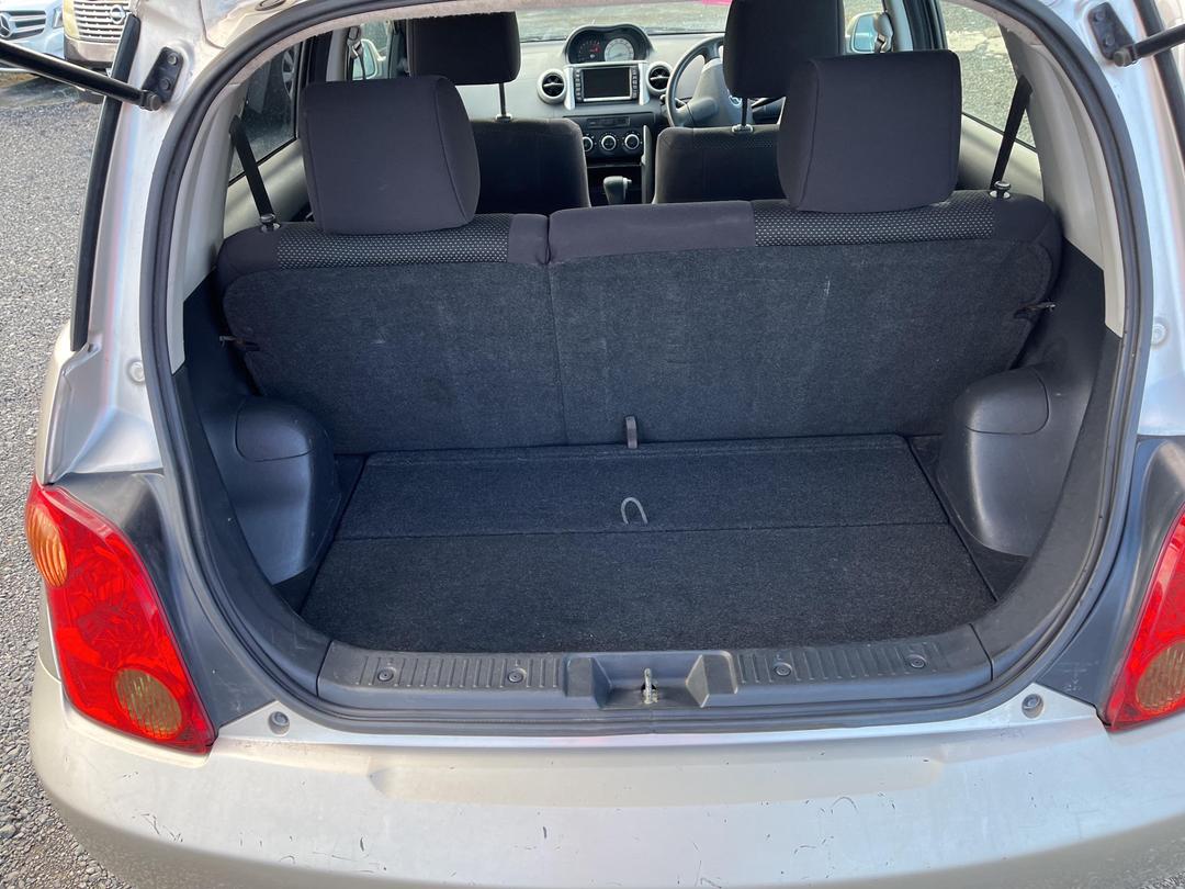 Photo '12' of Toyota IST