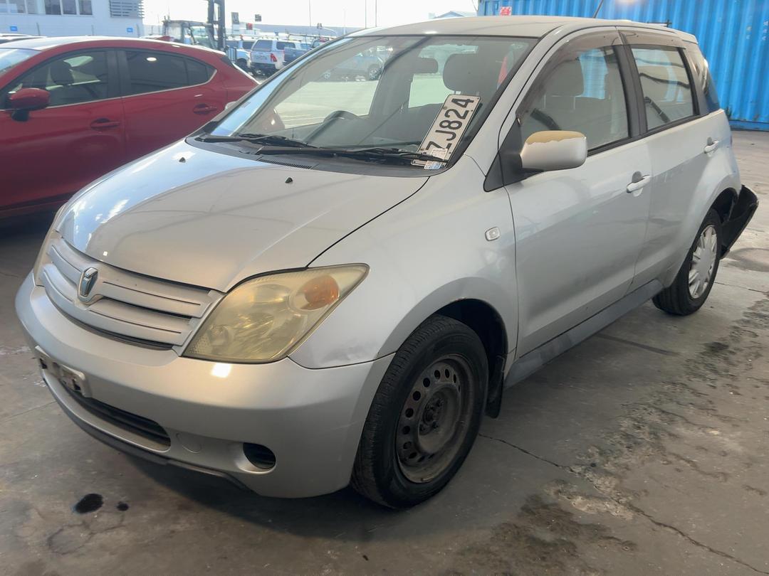 Photo '3' of Toyota IST Photo '3' of Toyota IST