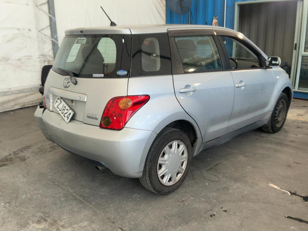 Photo '6' of Toyota IST Photo '6' of Toyota IST