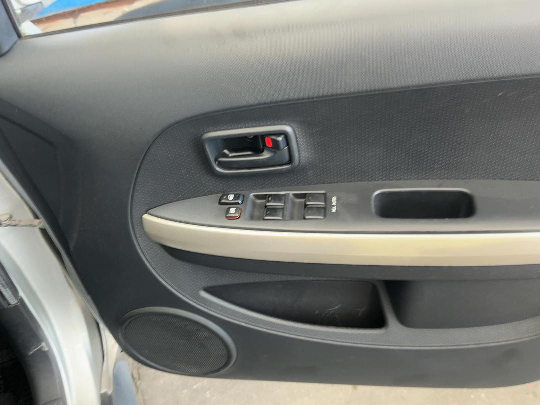 Photo '8' of Toyota IST Photo '8' of Toyota IST