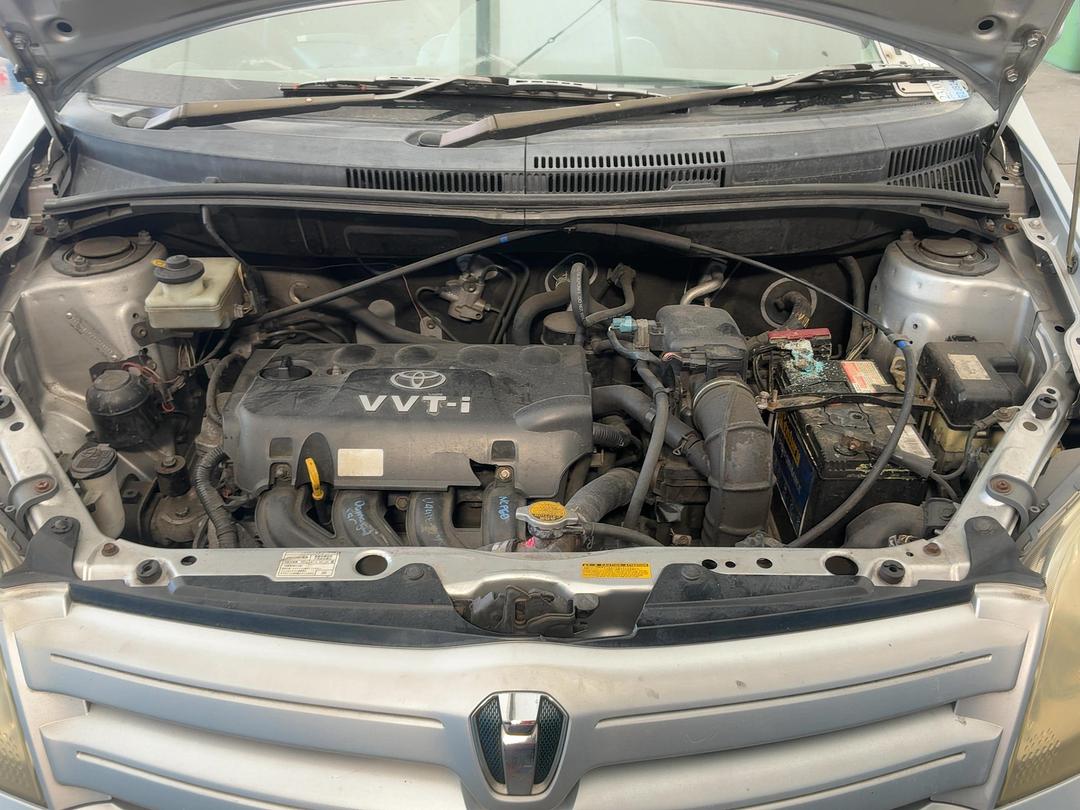 Photo '14' of Toyota IST Photo '14' of Toyota IST