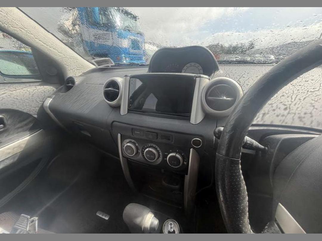 Photo '16' of Toyota IST Photo '16' of Toyota IST