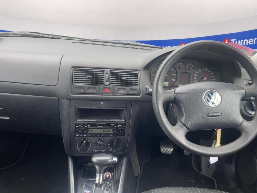Photo '15' of Volkswagen Golf Photo '15' of Volkswagen Golf