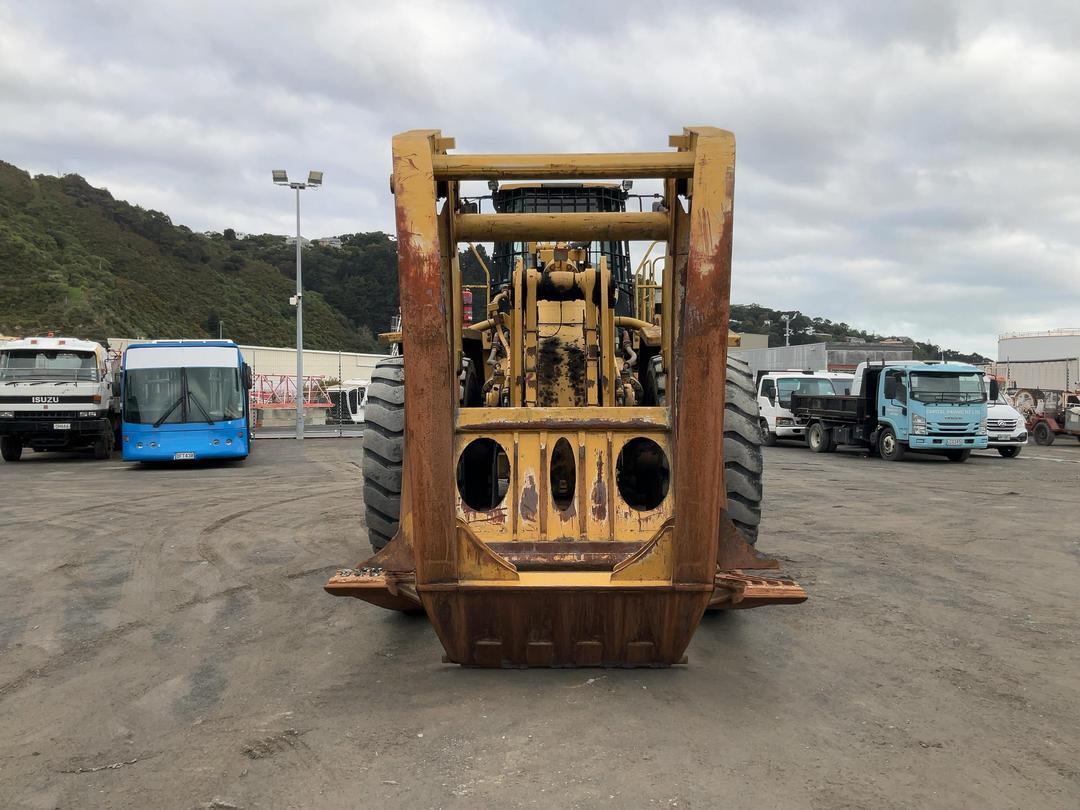 Photo '10' of Caterpillar 988G Log Loader