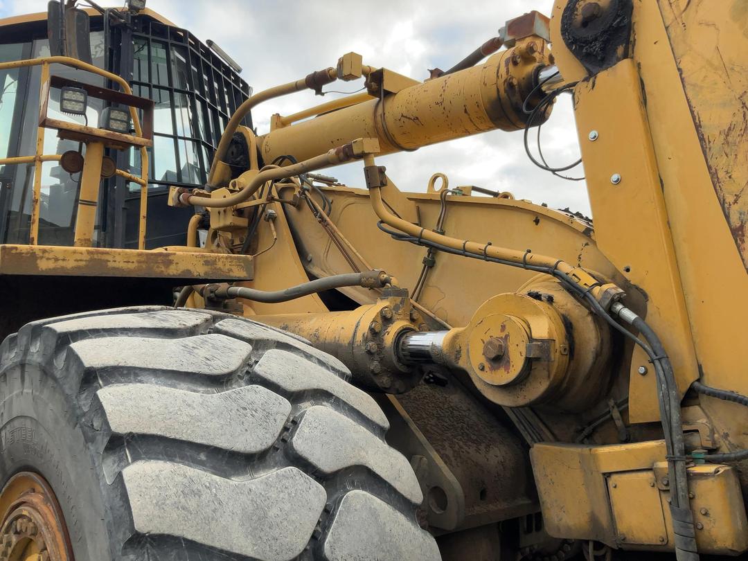 Photo '34' of Caterpillar 988G Log Loader