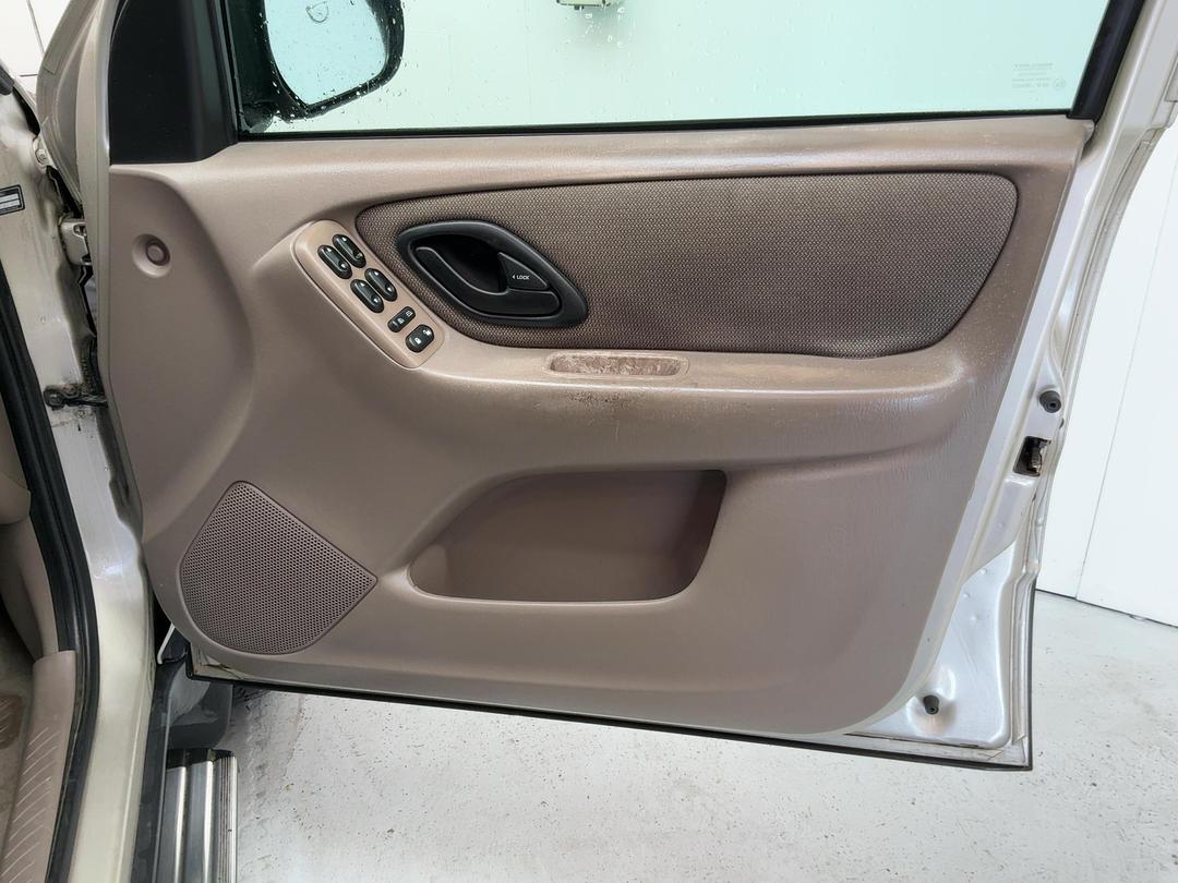 Photo '3' of Ford Escape XLT V6