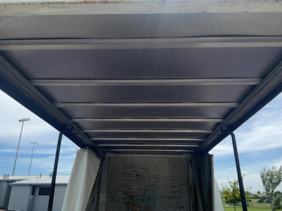 Photo '20' of Hino FD 1JLAG-HAU Curtainsider