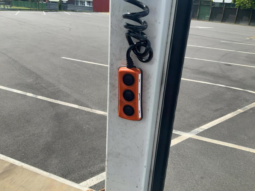 Photo '22' of Hino FD 1JLAG-HAU Curtainsider