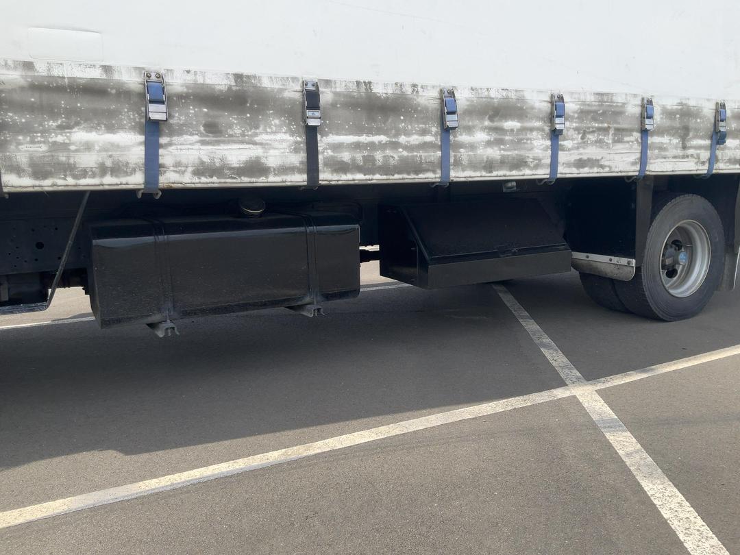 Photo '27' of Hino FD 1JLAG-HAU Curtainsider