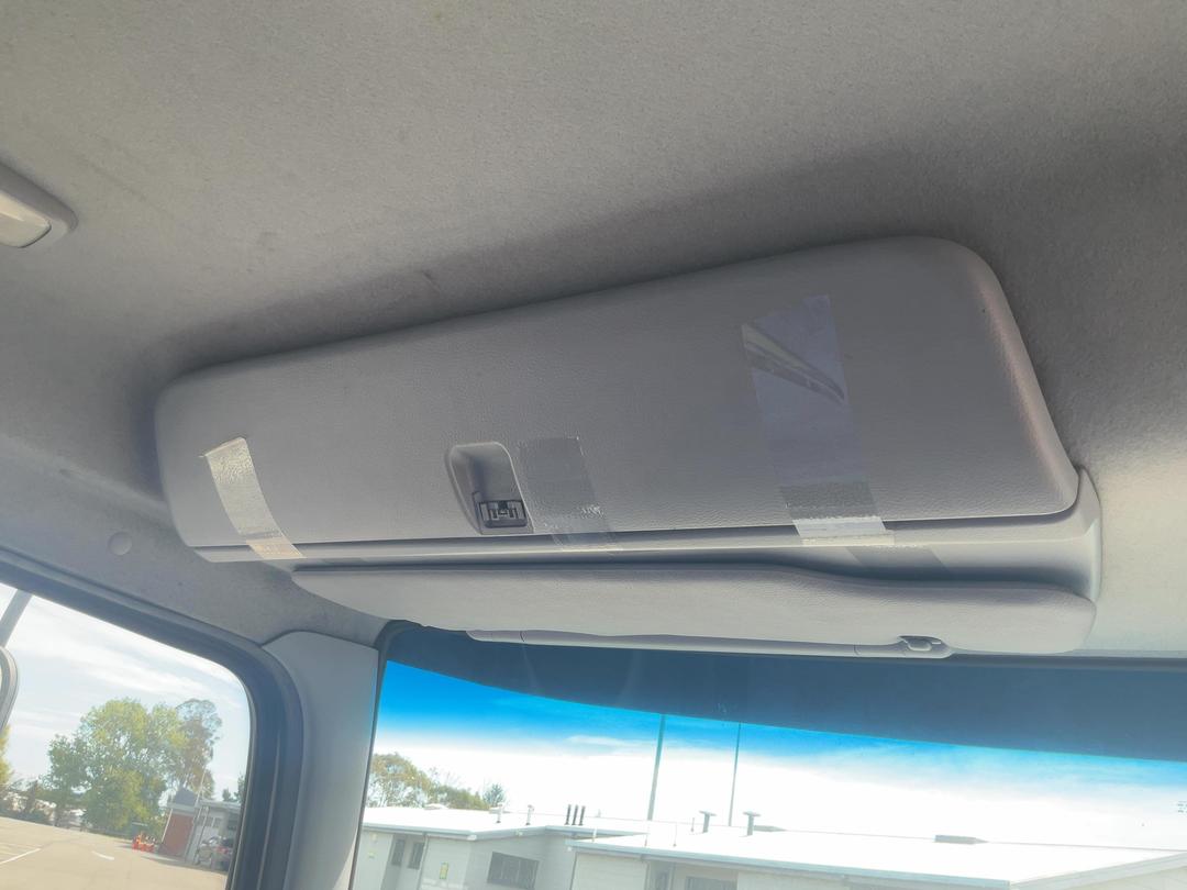 Photo '31' of Hino FD 1JLAG-HAU Curtainsider