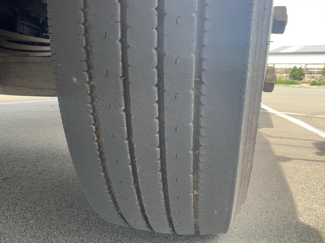 Photo '40' of Hino FD 1JLAG-HAU Curtainsider