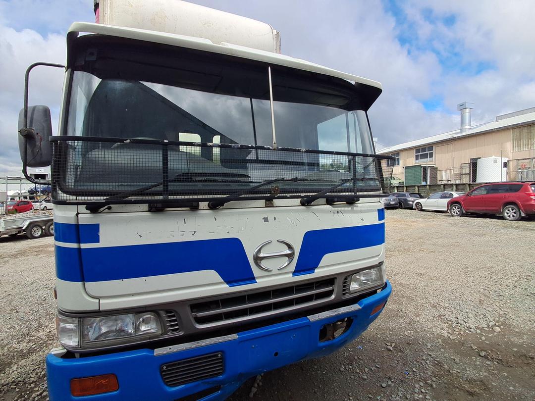 Photo '10' of Hino FY FYIKUL Curtainsider