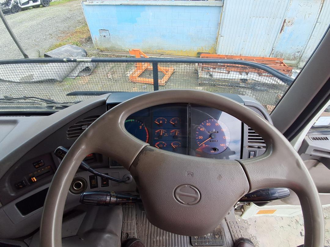 Photo '13' of Hino FY FYIKUL Curtainsider