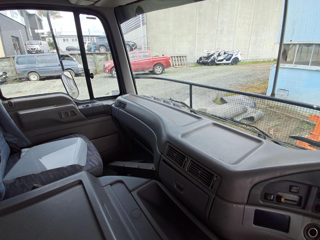 Photo '14' of Hino FY FYIKUL Curtainsider
