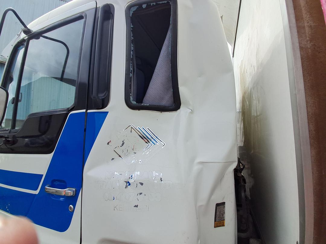 Photo '20' of Hino FY FYIKUL Curtainsider