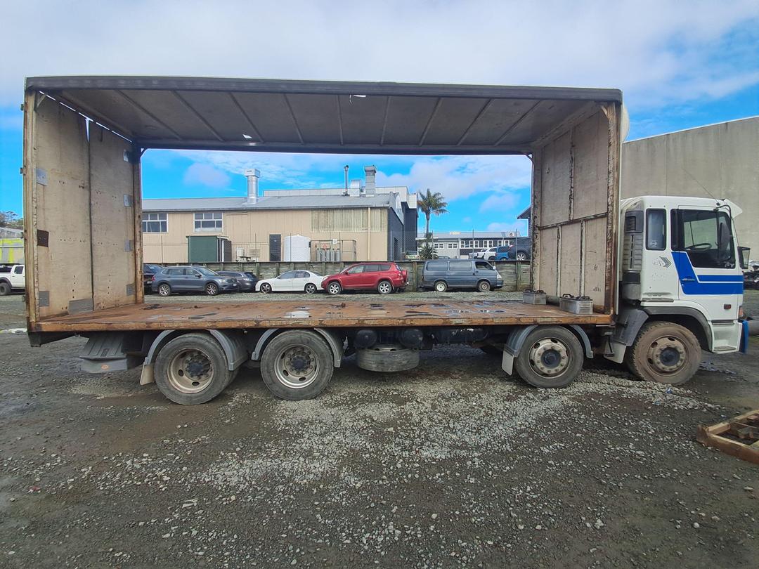 Photo '3' of Hino FY FYIKUL Curtainsider