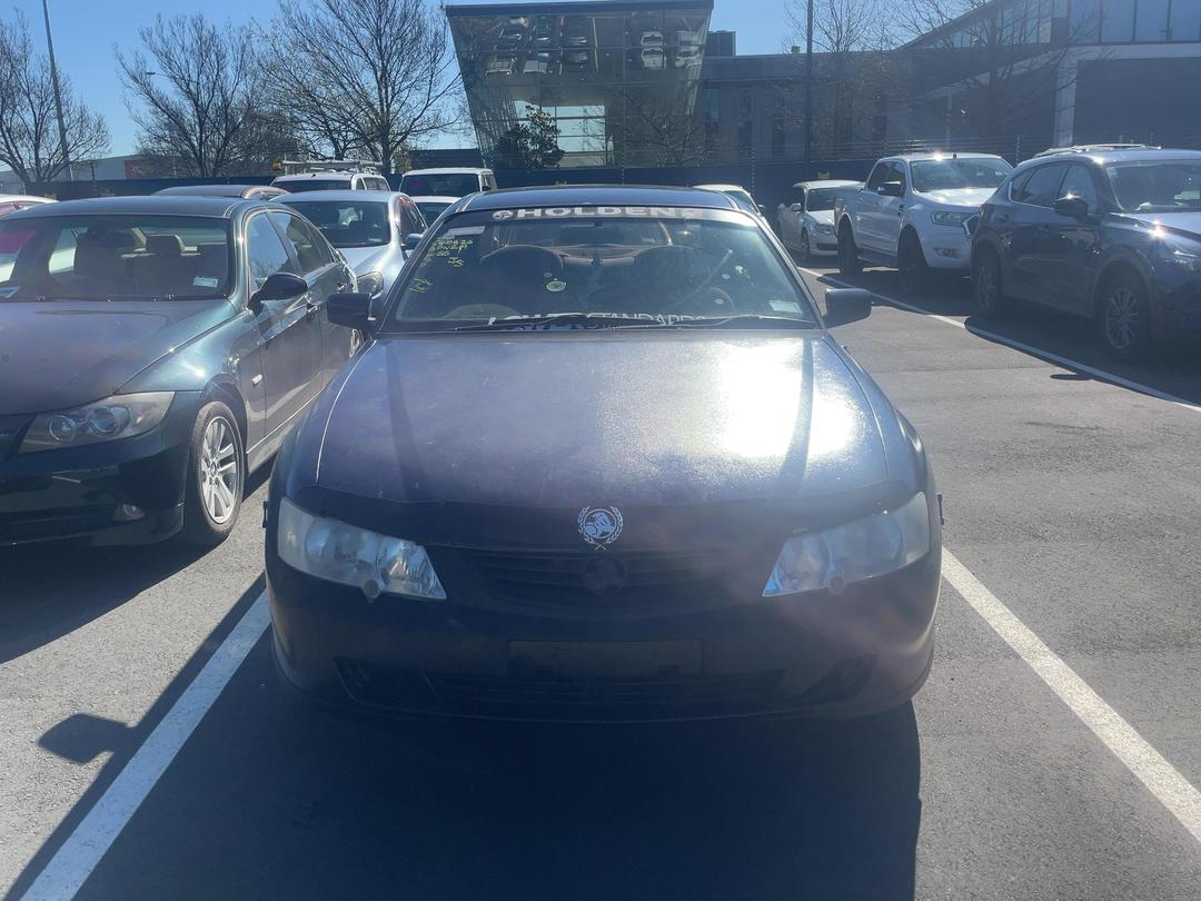 Photo '2' of Holden Commodore Equipe V6 Photo '2' of Holden Commodore Equipe V6