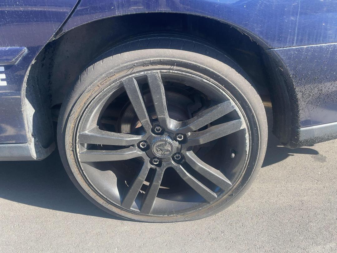 Photo '9' of Holden Commodore Equipe V6 Photo '9' of Holden Commodore Equipe V6