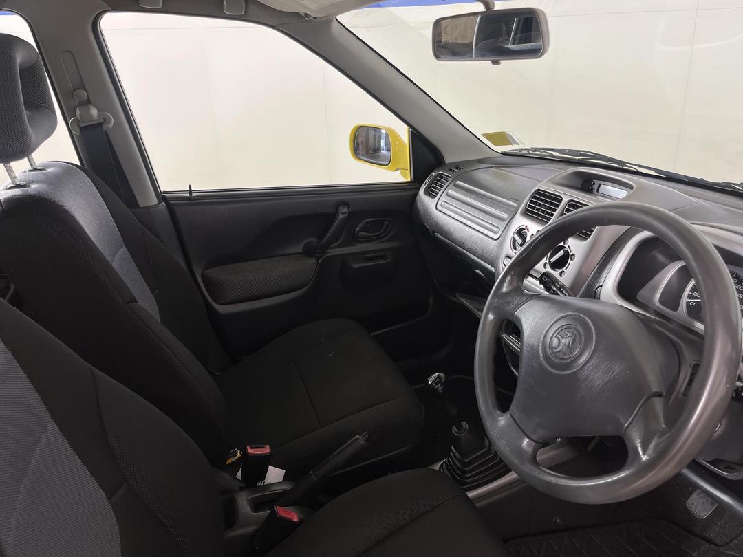 Photo '16' of Holden Cruze