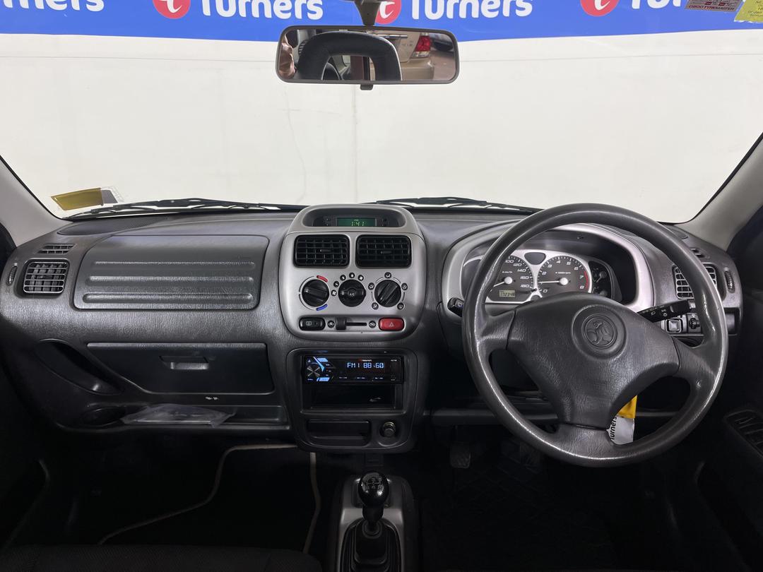 Photo '17' of Holden Cruze