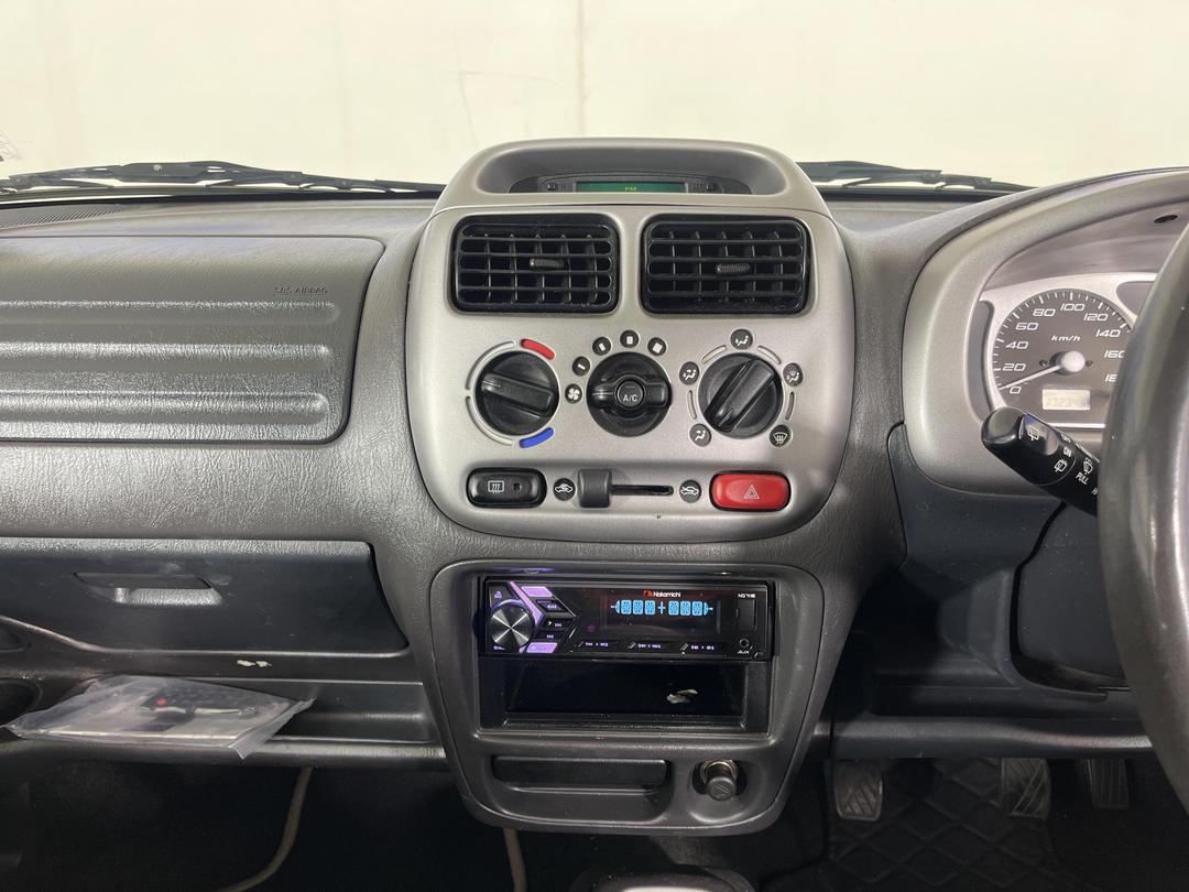 Photo '18' of Holden Cruze