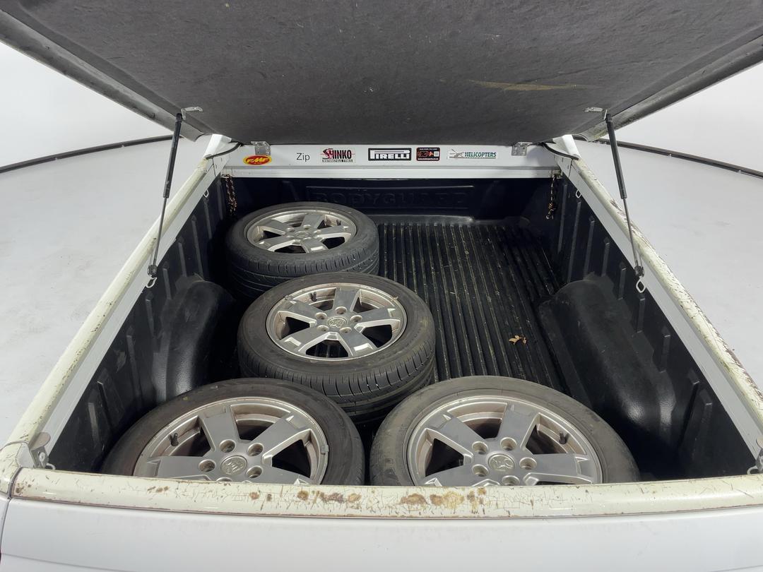 Photo '14' of Holden UTE