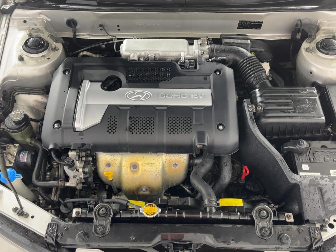 Photo '13' of Hyundai Elantra