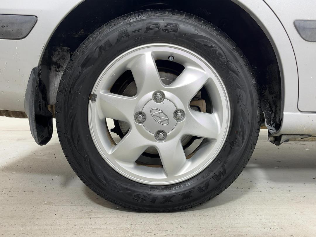 Photo '12' of Hyundai Elantra
