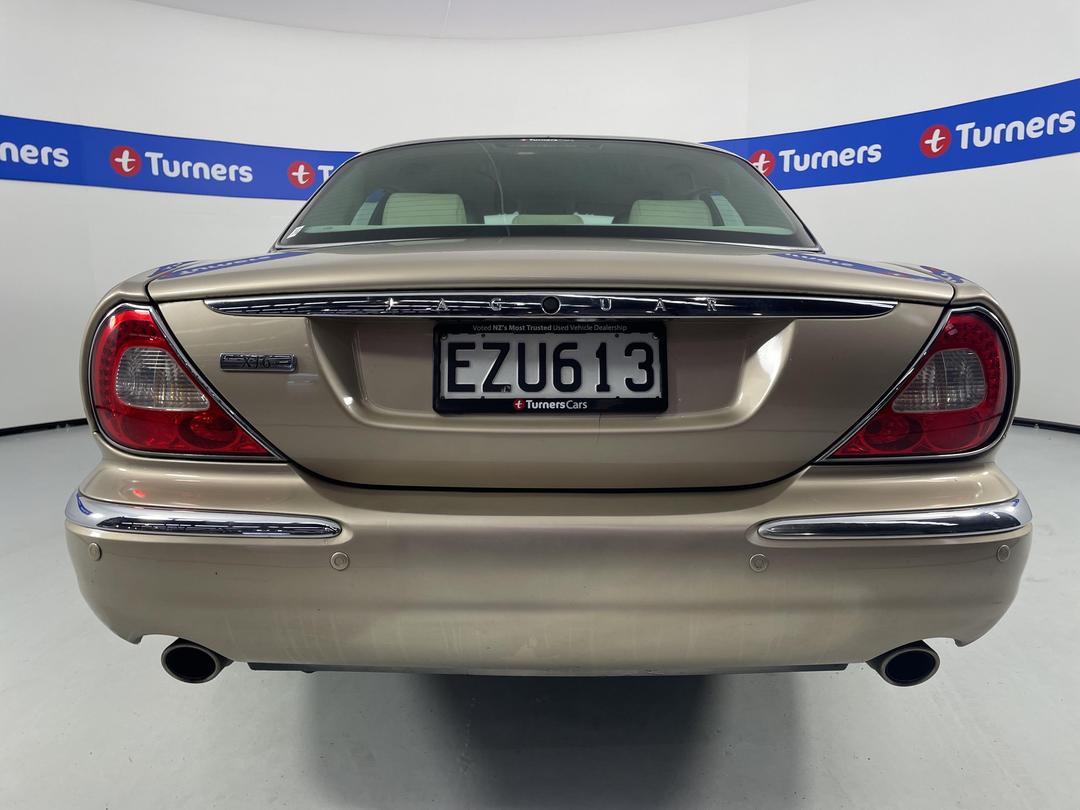 Photo '6' of Jaguar XJ6