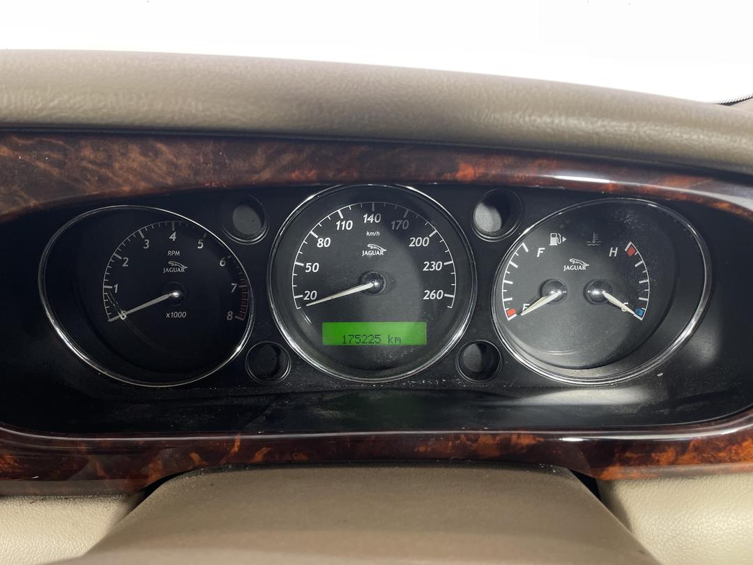 Photo '21' of Jaguar XJ6