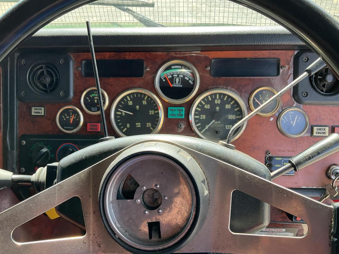 Photo '15' of Kenworth K104 Curtainsider