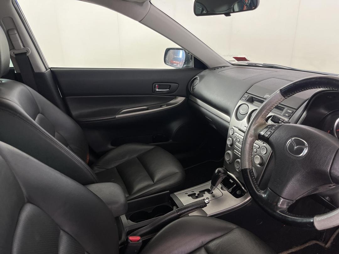 Photo '16' of Mazda Atenza