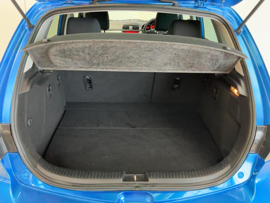 Photo '14' of Mazda Axela