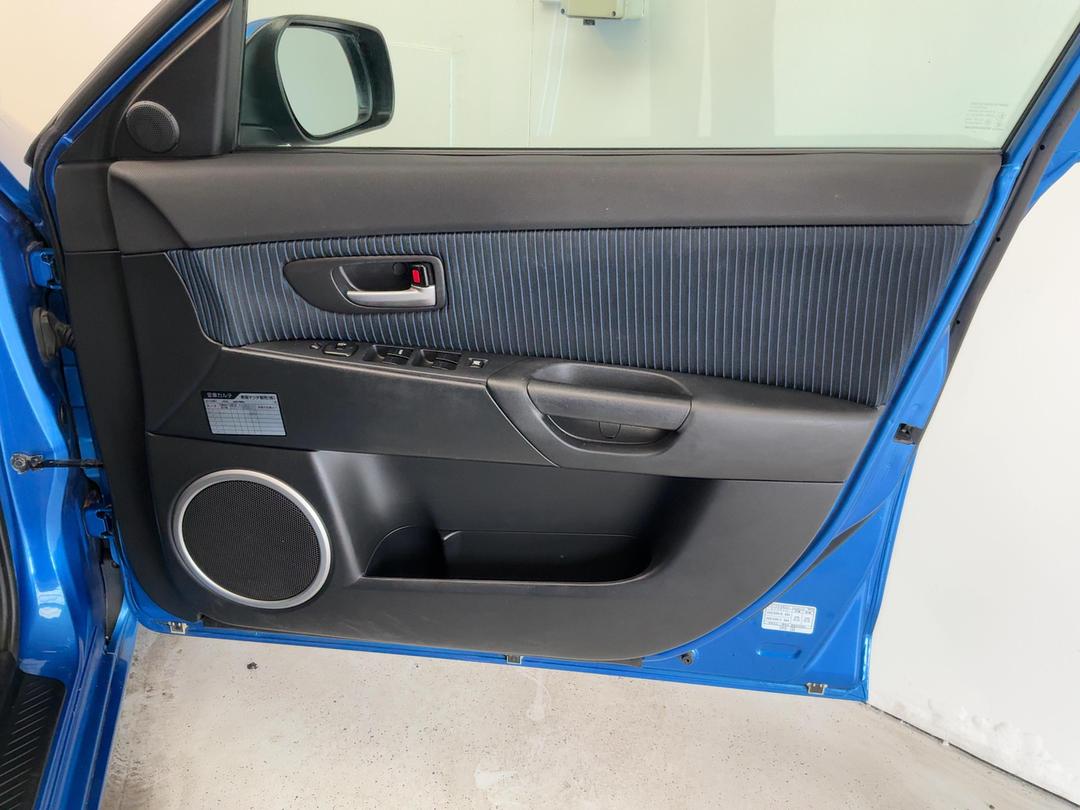 Photo '15' of Mazda Axela