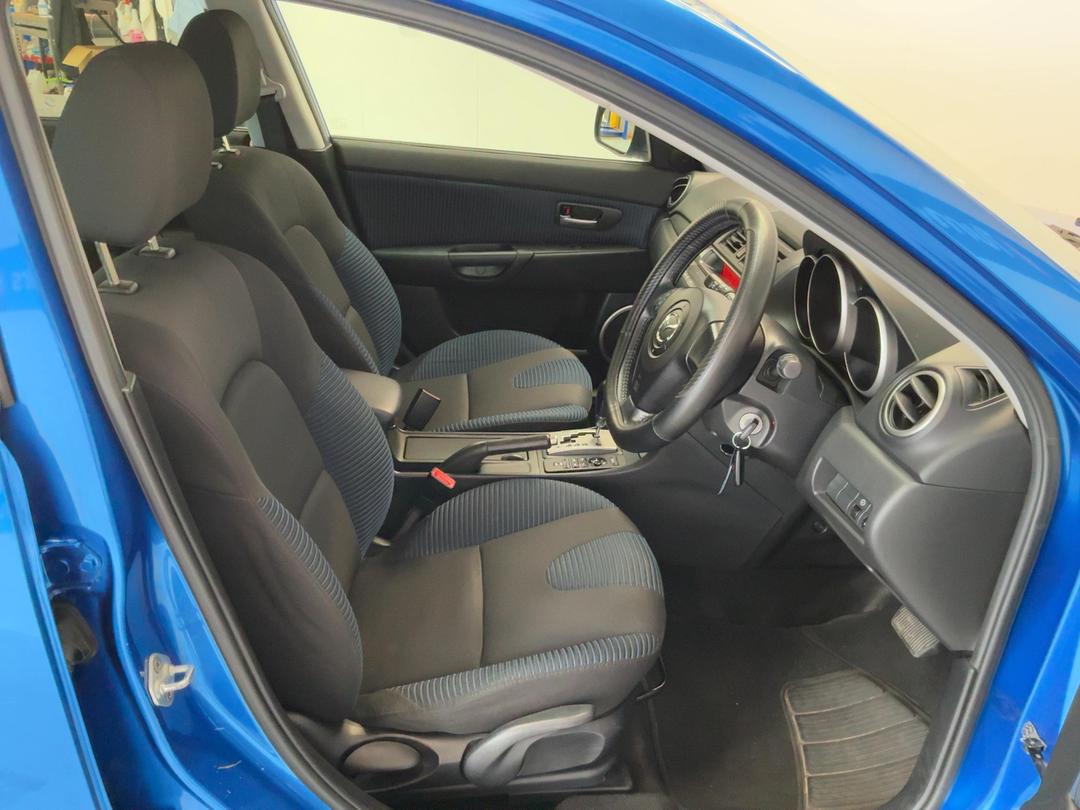 Photo '16' of Mazda Axela