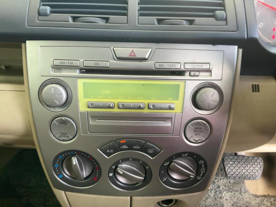 Photo '11' of Mazda Demio