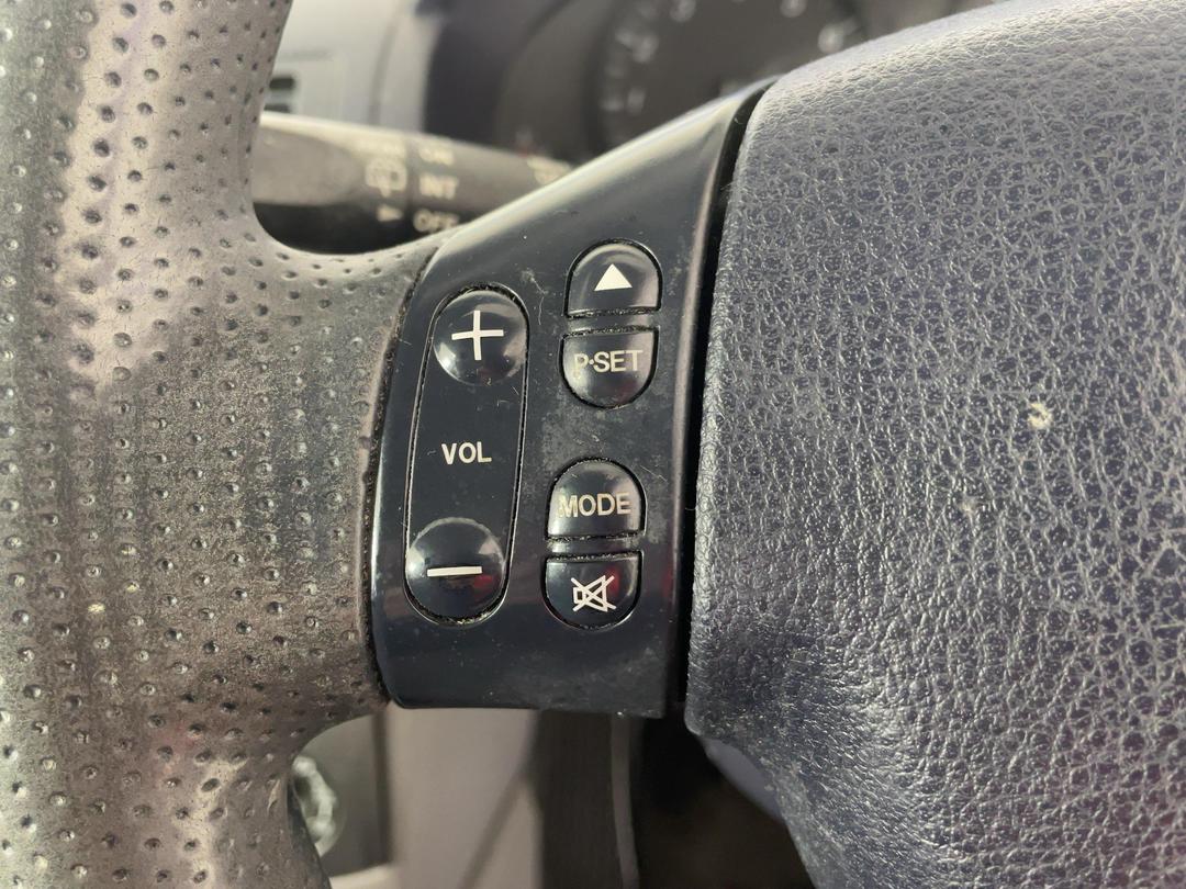Photo '23' of Mazda Mazda2