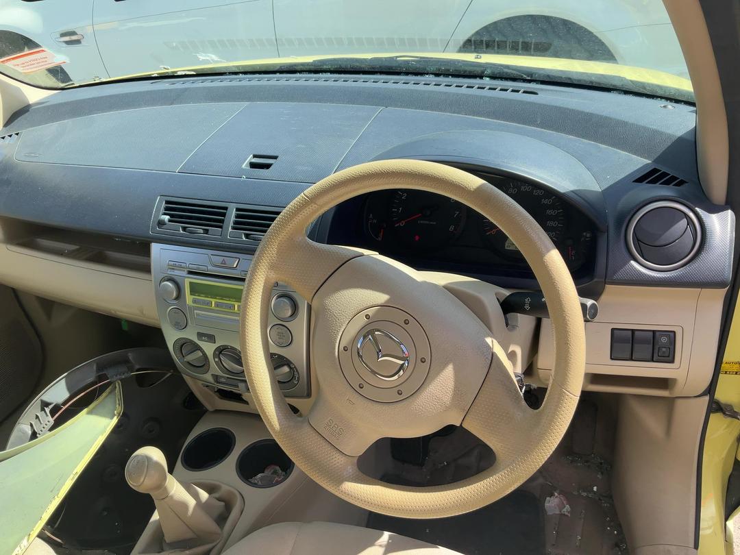 Photo '12' of Mazda Mazda2