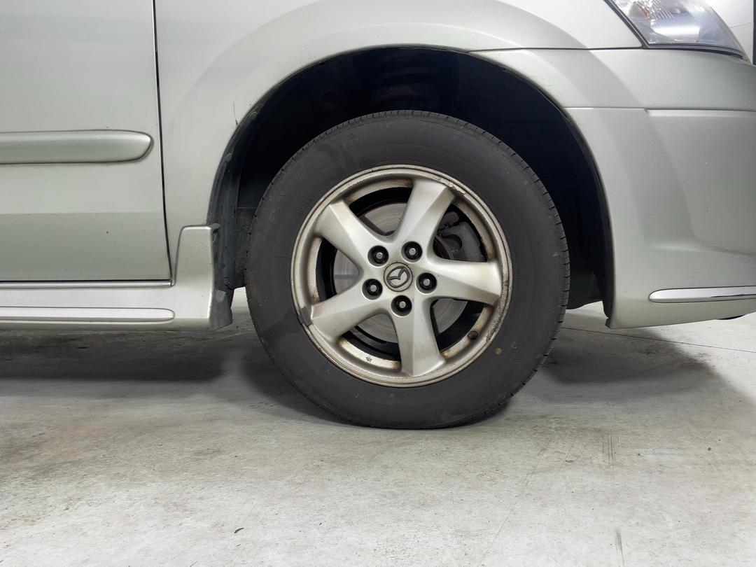 Photo '7' of Mazda MPV 2300