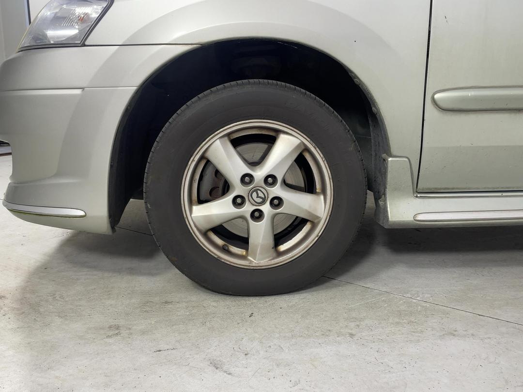 Photo '8' of Mazda MPV 2300