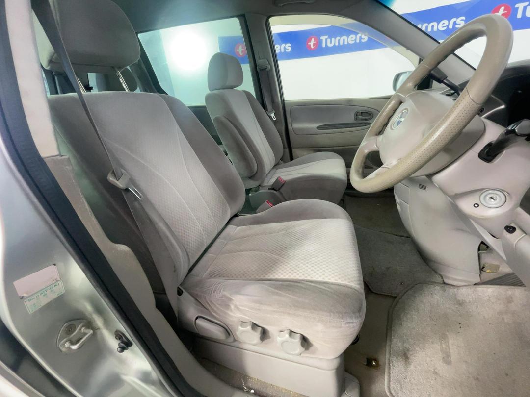 Photo '14' of Mazda MPV 2300