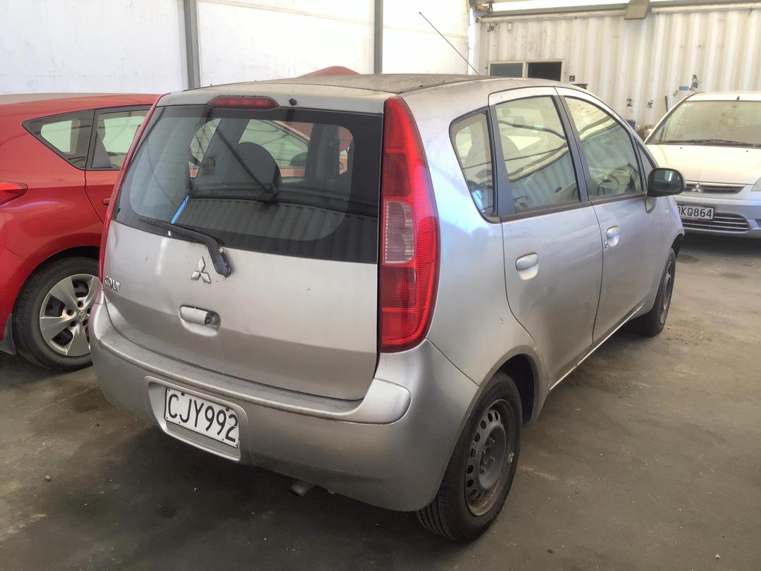 Photo '6' of Mitsubishi Colt