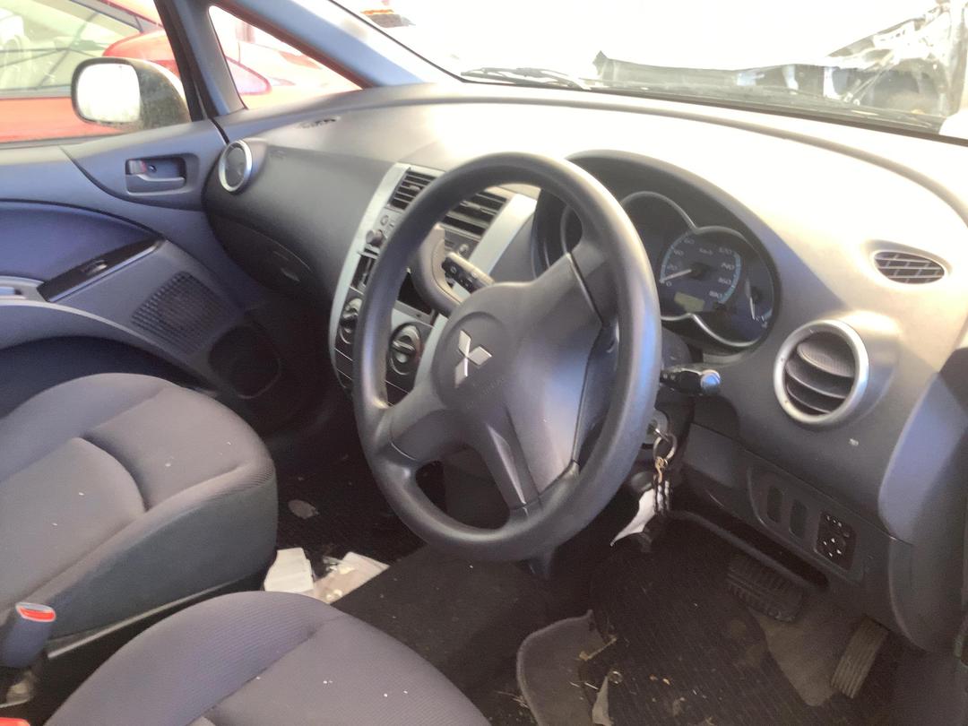 Photo '13' of Mitsubishi Colt