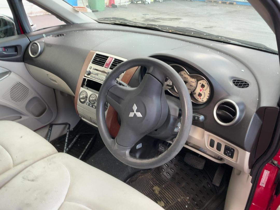 Photo '17' of Mitsubishi Colt Photo '17' of Mitsubishi Colt