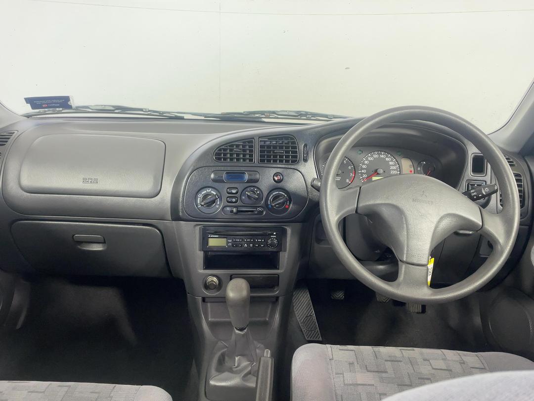 Photo '17' of Mitsubishi Lancer