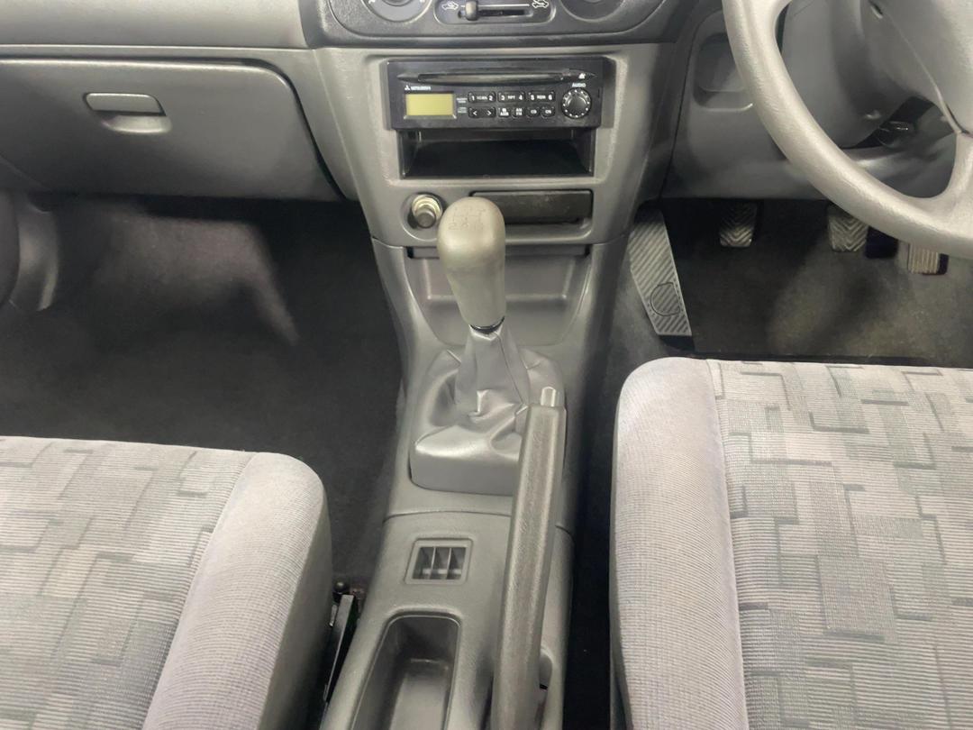 Photo '18' of Mitsubishi Lancer