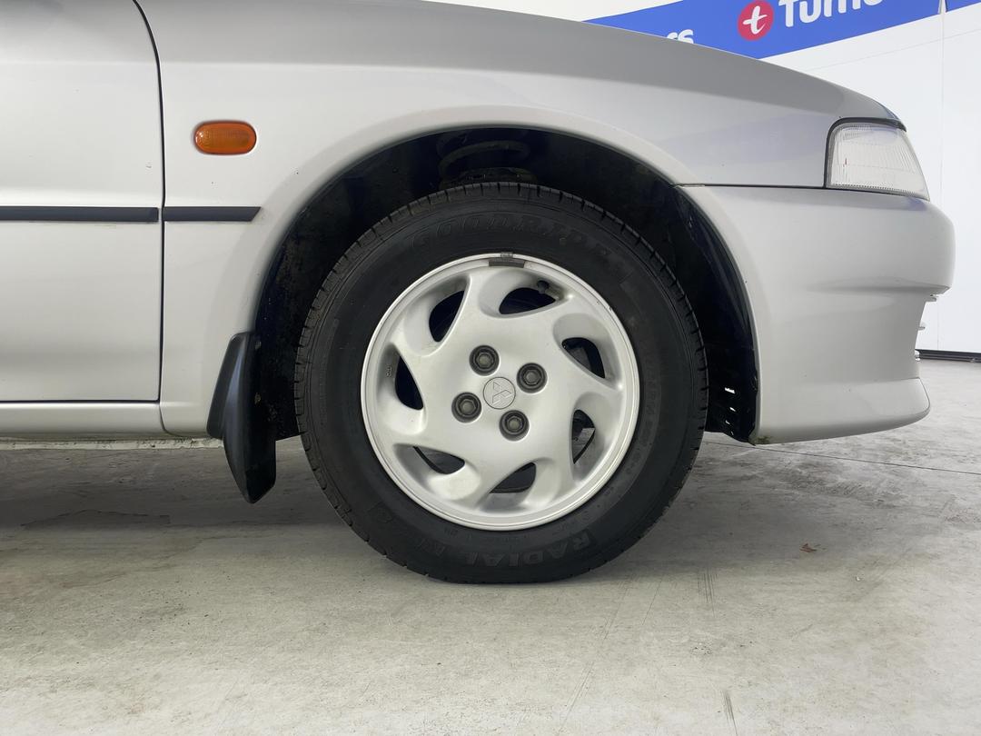 Photo '9' of Mitsubishi Lancer